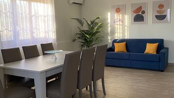 35-Zoll-Smart-TV mit Digitalempfang, Netflix, Streaming-Dienste