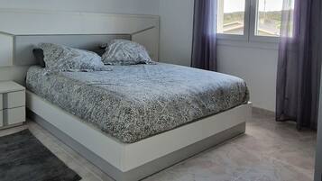 2 slaapkamers, een strijkplank/strijkijzer, wifi, beddengoed