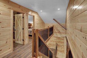 9 habitaciones, escritorio y tabla de planchar con plancha 