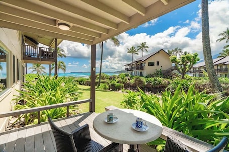 Outdoor dining. Beach Front! Tunnels Beach Haven + Pool & Hot Tub!