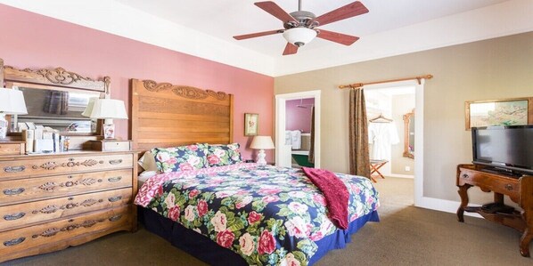 بديكورات فريدة لكل غرفة وطراز فريد لكل وحدة ومكتب وستائر تعتيم