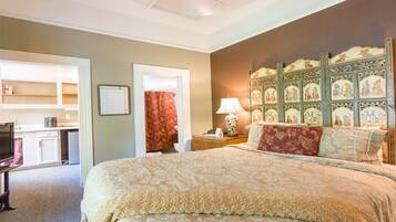 1 bedroom, individually decorated, individually furnished, desk