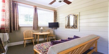 Quarto (Rosie's) | Área de estar | Smart TV 32 polegadas com canais a cabo