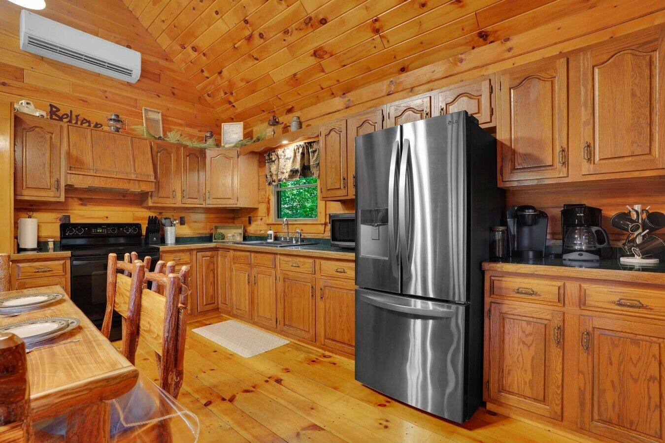 Coffee/tea maker, fridge, microwave, oven
