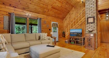 Unplug from the daily grind, whether a fun family getaway or a retreat with friends, this cabin is a perfect refuge to unwind and rejuvenate. Brand new Hot Tub!