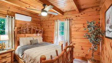 3 bedrooms, iron/ironing board, travel cot, free WiFi