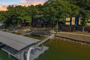 Exterior - Walk to The Strip! Great Cove Water for Lake Fun (Lake Ozark)
