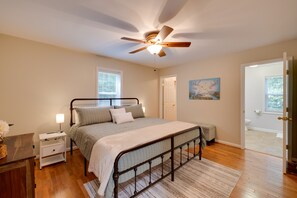 3 bedrooms, travel cot, WiFi, bed sheets