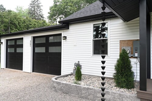 🌆 Downtown Hideaway – Remodeled Comfort Near East Bay • Game Room ➠ 3191