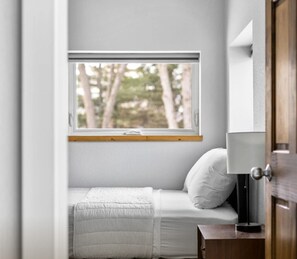 4 habitaciones, tabla de planchar con plancha, wifi y ropa de cama 