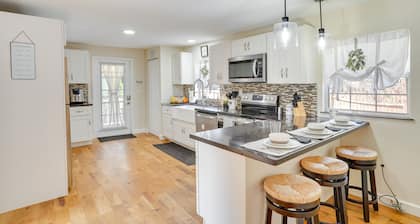Lake Wales Vacation Rental w/ Screened-In Porch!