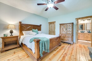 5 bedrooms, desk, iron/ironing board, WiFi