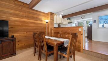 Studio (2 Bedrooms) | Property amenity