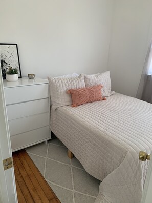2 bedrooms, bed sheets