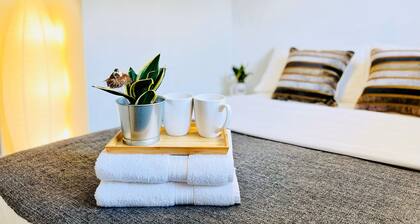 ART House Burnaby Two Bedrooms Suite