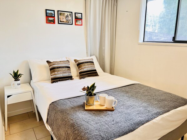 City Apartment, 2 Bedrooms | 2 bedrooms, desk, free WiFi