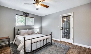 4 Schlafzimmer, Bügeleisen/Bügelbrett, Reisekinderbett, WLAN