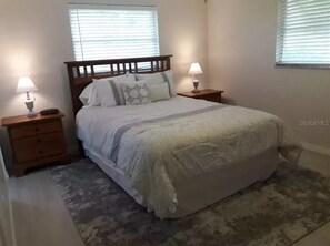 2 bedrooms, iron/ironing board, WiFi, bed sheets