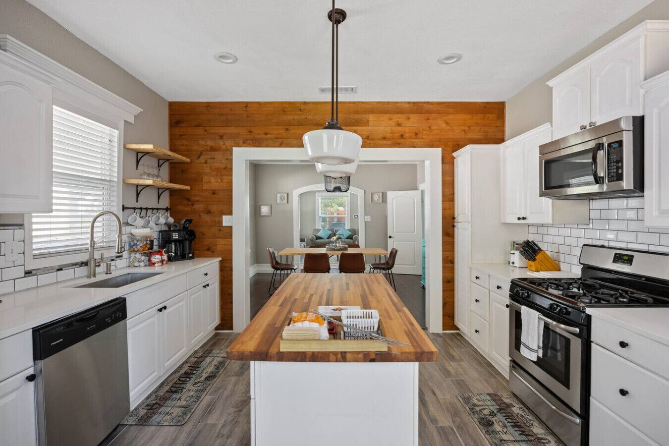 雪櫃、微波爐、焗爐、爐具