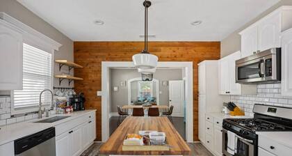 Charming Craftsman byBishop Arts & Dtown w firepit