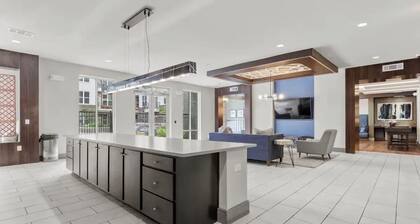 Prime Location located in the HEART of downtown Houston