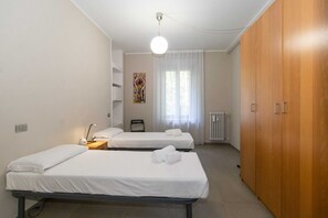 2 dormitorios, tabla de planchar con plancha, wifi