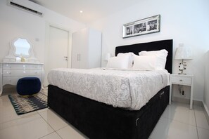 Deluxe Duplex | 1 bedroom, individually decorated, individually furnished, desk - Embassy Gardens - One Bed (Accra)