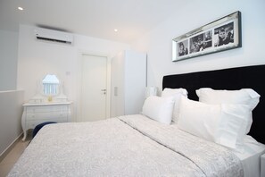 Deluxe Duplex | 1 bedroom, individually decorated, individually furnished, desk - Embassy Gardens - One Bed (Accra)