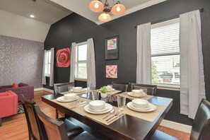 Dining - Love&Mystique Getaway in Galleria w/ Pool //Sleeps12! (Houston)