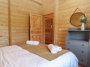 3 bedrooms, individually decorated, individually furnished, free WiFi