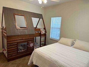 3 bedrooms, free WiFi, bed sheets