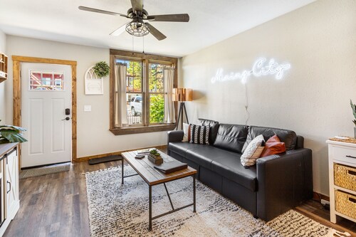 Stylish Uptown Butte Condo - 632