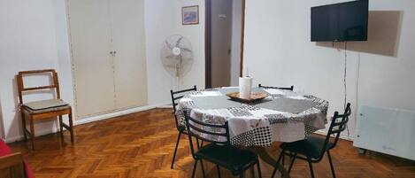 تناول الطعام