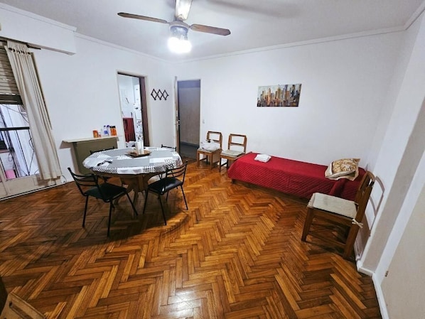 Dining - 2 ambientes zona facultad de medicina (Buenos Aires)