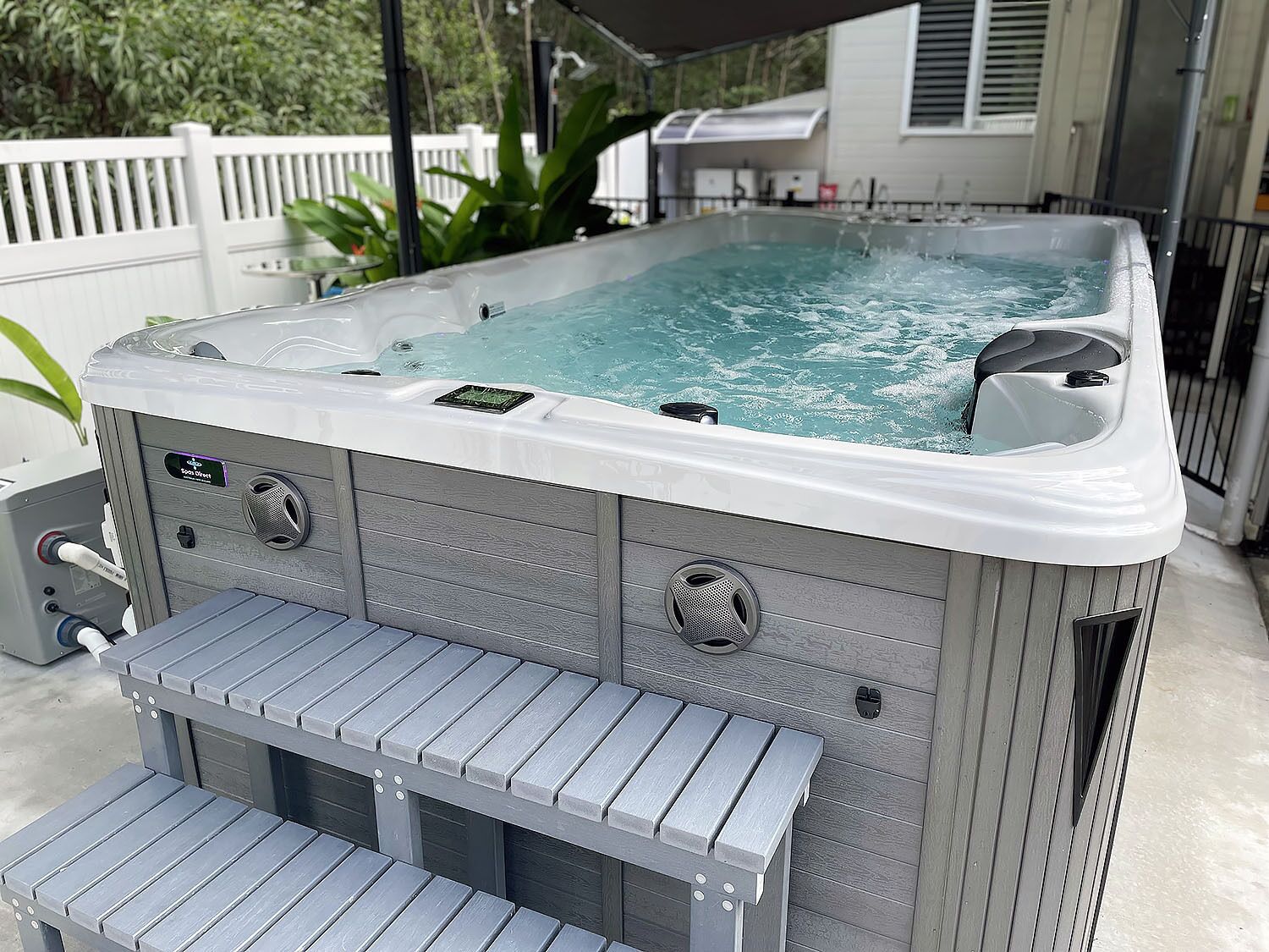 Bain à remous extérieur