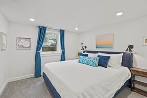 3 bedrooms, desk, iron/ironing board, travel cot