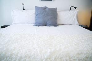 3 habitaciones, escritorio, tabla de planchar con plancha y wifi gratis 