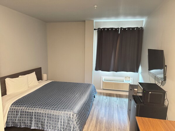 Egyptian cotton sheets, premium bedding, down comforters