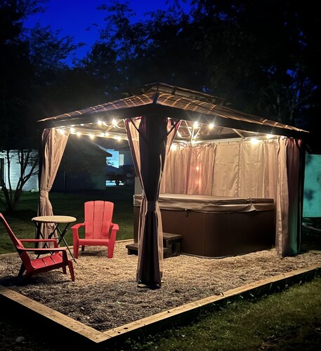 
Maple Street Cottage is the perfect couple’s retreat.