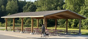Outdoor dining - 
Maple Street Cottage is the perfect couple’s retreat. (Lake)