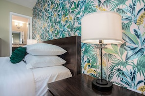 Single Queen w/ Breakfast Nook | In-room safe, iron/ironing board, free WiFi, bed sheets