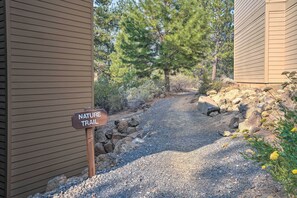Property grounds - Seventh Mountain Condo in Bend w/ Scenic Views! (Bend)