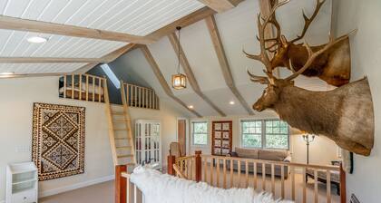Tranquil Wyoming Cabin Near Uintas - 105 Acres!
