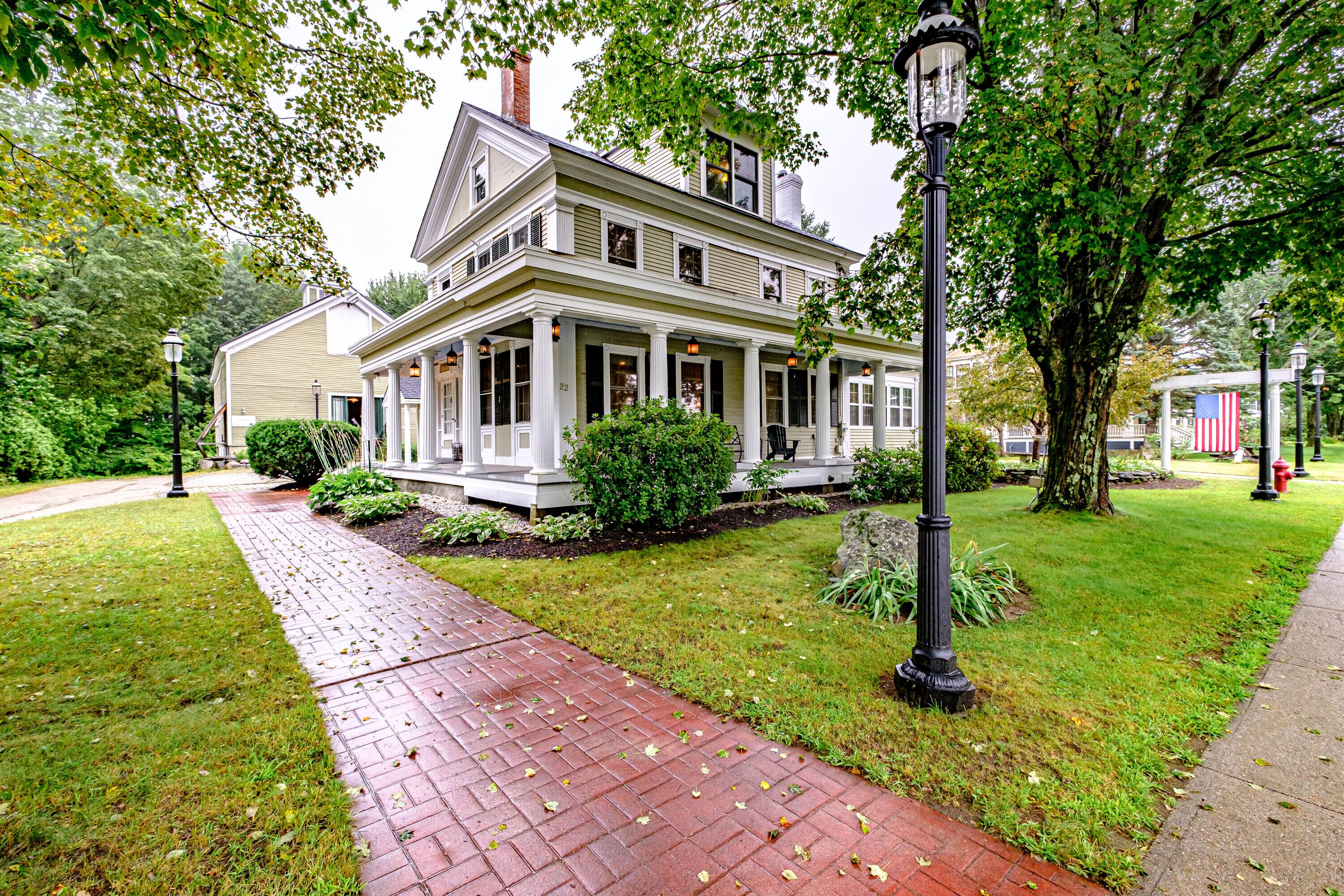 22 Broad Steet - Perfect for wedding groups. Walking Distance to The Bethel Inn