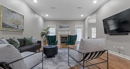 HUGE home office space Little Rock Jacuzzi Bath