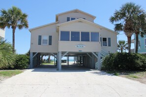 Exterior - Boy N Sea - Oceanfront Beach Cottage - Sleeps 12 (Murrells Inlet)