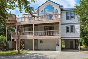 Exterior - Castaway: Private Pool, Hot Tub & Ocean Breeze (Corolla)