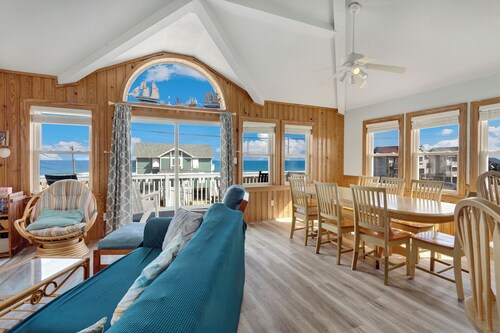 4006 Park Place * Across Street from Beach