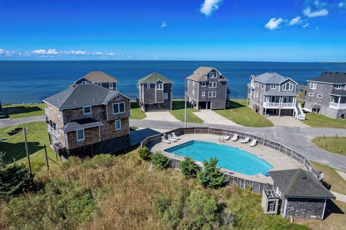 Semi-soundfront, dogs, hot tub, community Pool!