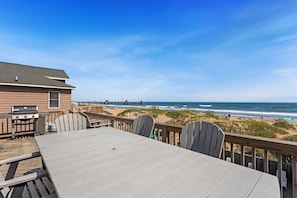 Outdoor dining - 7000 Serenity Sands*Pool*Dog Friendly*Pool Table (Nags Head)
